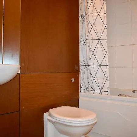 Central 2 Bedroom Flat With Balcony Views Dublin